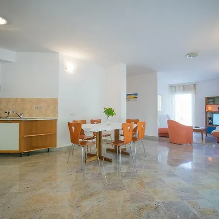 Apartment Zvone *