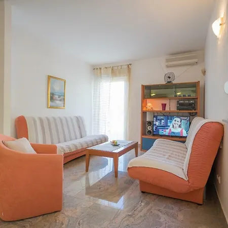 Zvone Apartment *