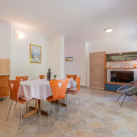 Apartment Zvone