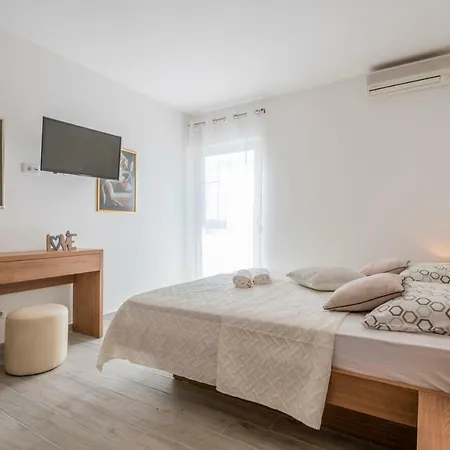 Zvone Apartment Lokva Rogoznica
