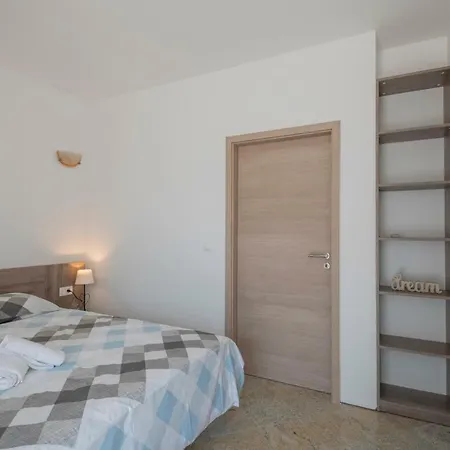 Zvone Apartment Lokva Rogoznica
