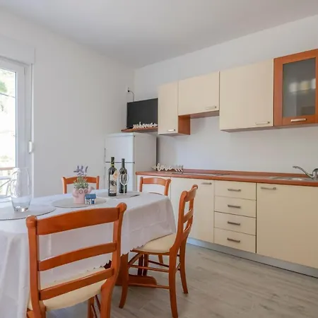 Zvone Apartment *