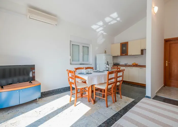 Zvone * Lokva Rogoznica