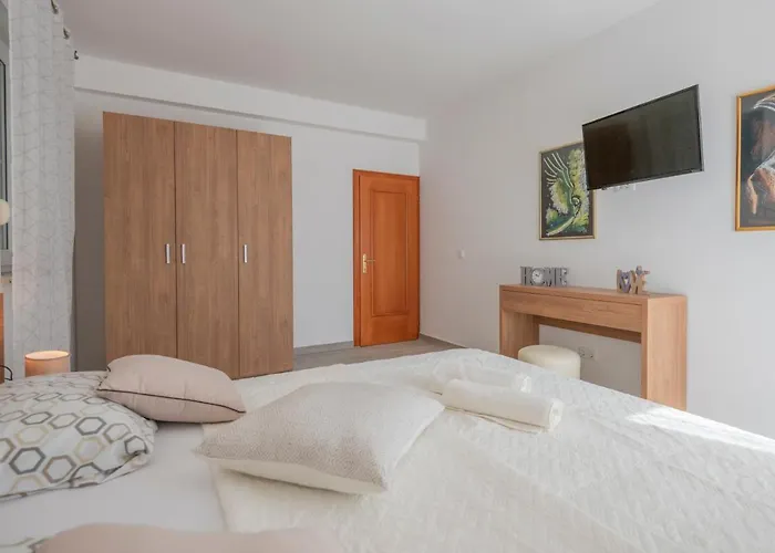 Zvone Lokva Rogoznica